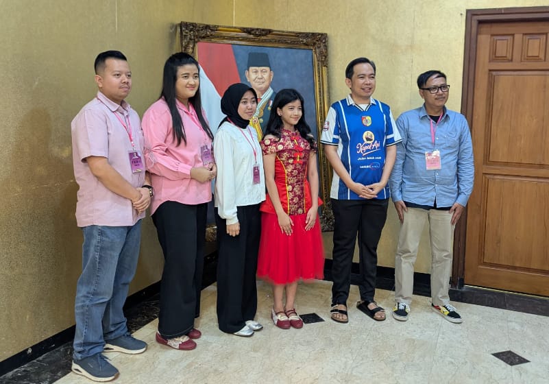 Bupati Fawait Berangkatkan Chelsea Jelang Lomba Pidato Mandarin, Tim Manajemen Penyanyi Icha Juga Datang Langsung dari Jakarta