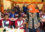 Gubernur Khofifah Bangga, Program Afirmasi Pendidikan Menengah (ADEM)di Jatim Cetak Generasi Papua Berprestasi dan Berkarakter