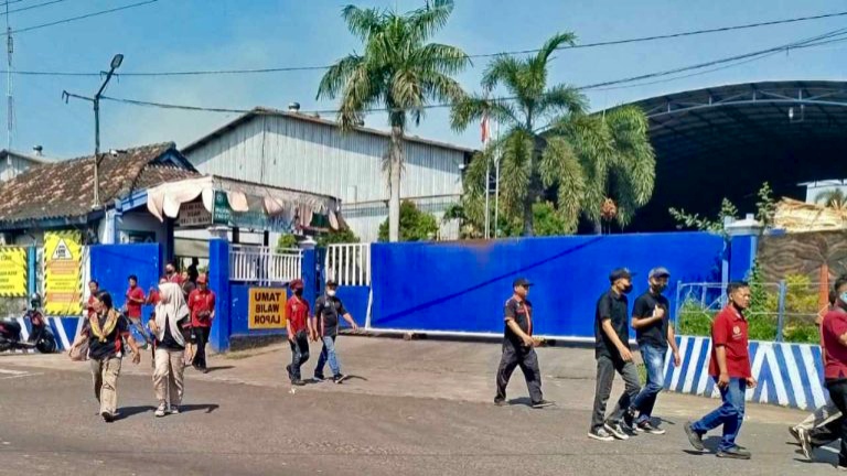 Karyawan PT SGS Jombang Resah, Status PKWTT Disebut Akan Dialihkan ke Outsourcing