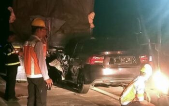 Tragedi di Tol Jomo Jombang, Penumpang Honda City Tewas Usai Tabrak Belakang Truk