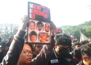 Ratusan Mahasiswa UB Gelar Aksi “Indonesia Gawat Darurat” di DPRD Kota Malang