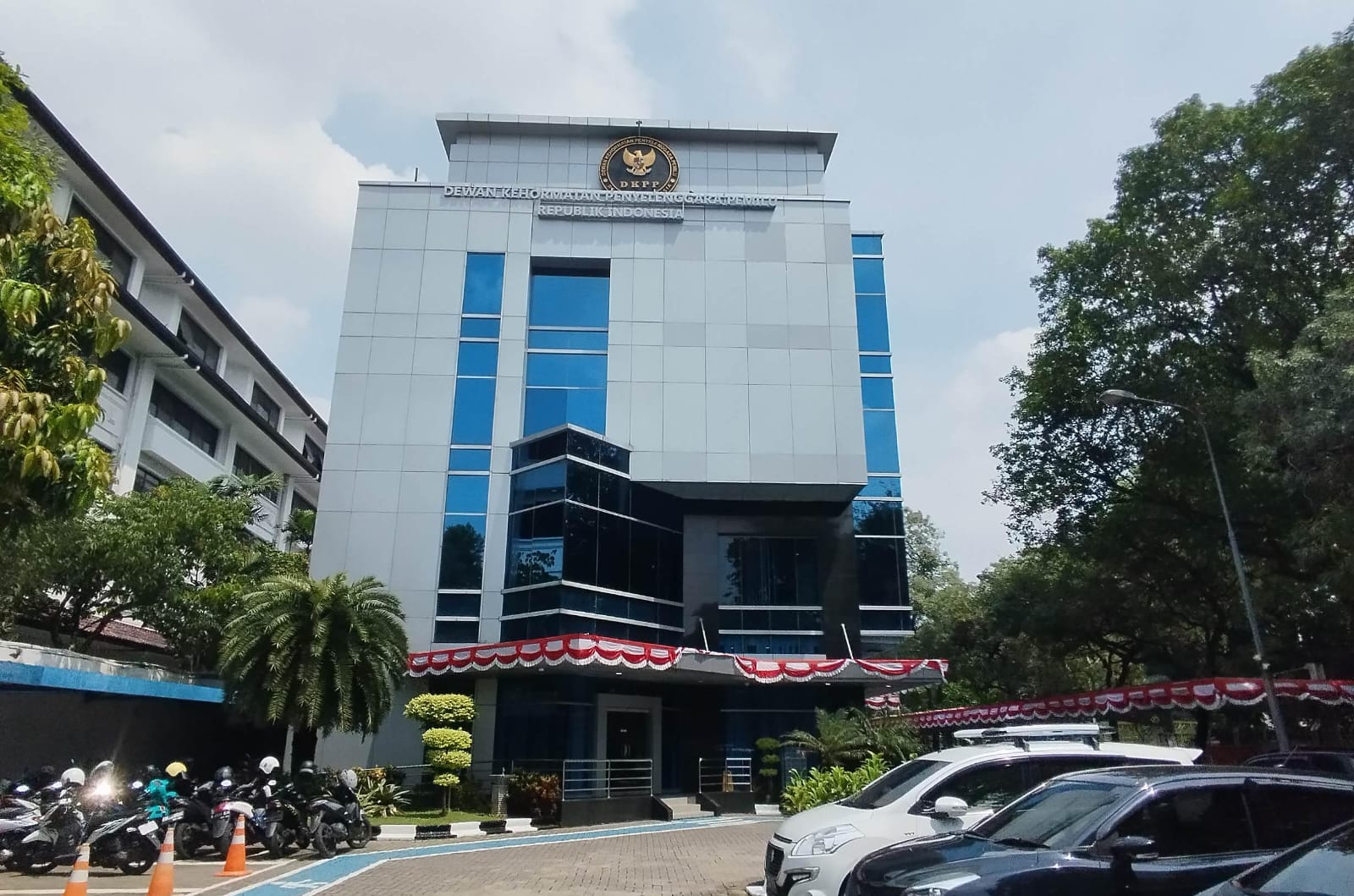 AMPD Soroti Dugaan Standar Ganda DKPP, Tegas ke Daerah, Lamban Tangani Laporan Internal