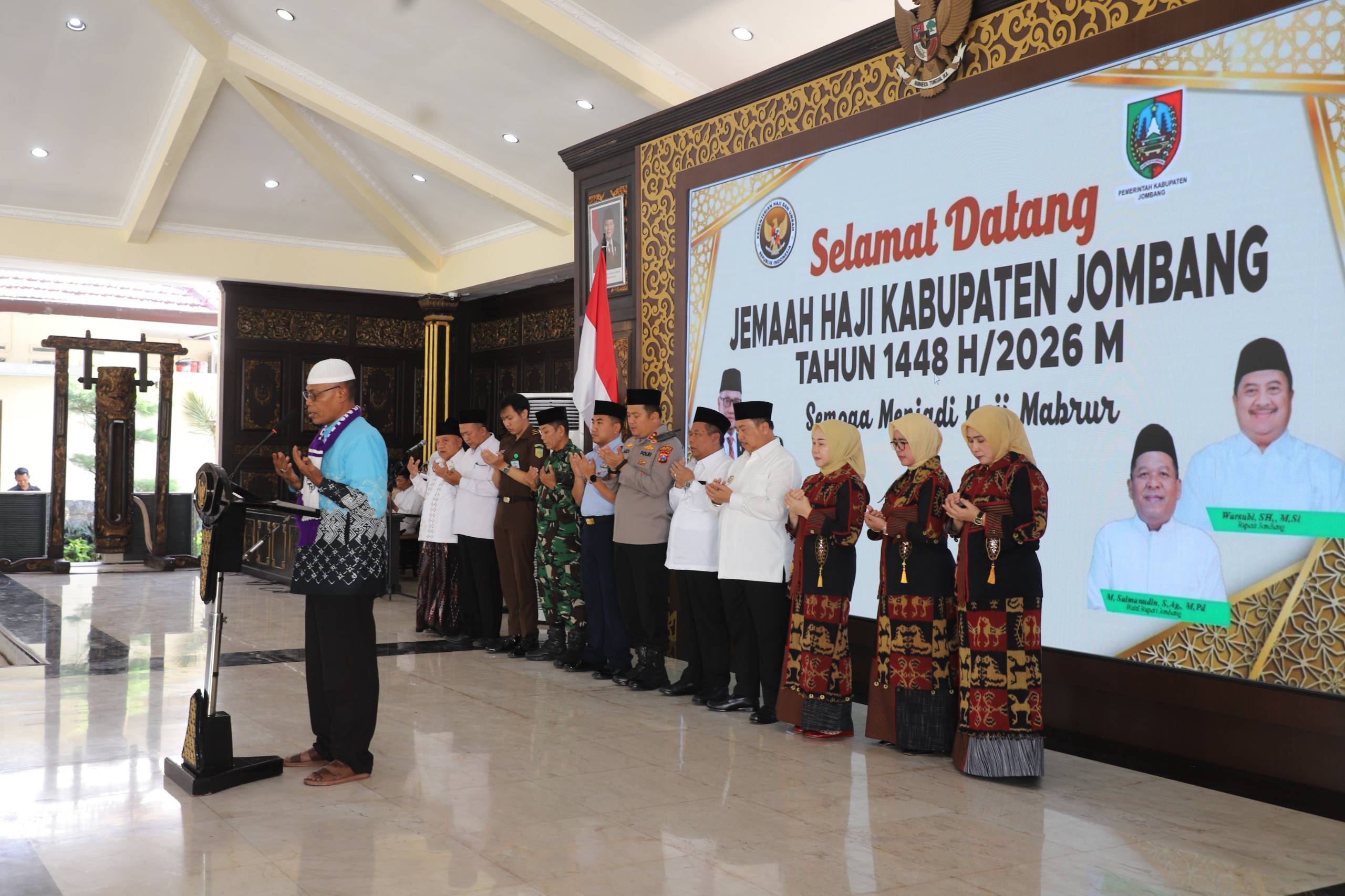 Bupati Warsubi Sambut Ratusan Jemaah Haji Jombang, Dua Jemaah Wafat Saat Beribadah