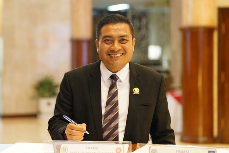 Daya Tampung SMA/SMK Negeri Hanya 39 Persen, Puguh DPRD Jatim Berharap Pemprov Jatim Memberikan Subsidi untuk Sekolah Swasta