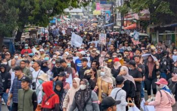 Ribuan Warga Tergabung FMJM Unjuk Rasa Tuntut Program MBG Tetap Dilanjutkan