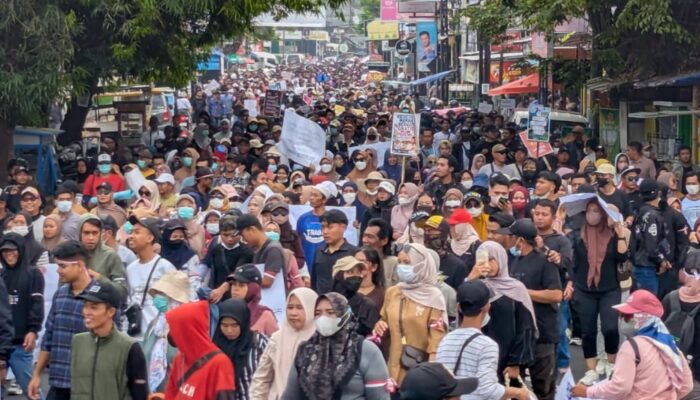 Ribuan Warga Tergabung FMJM Unjuk Rasa Tuntut Program MBG Tetap Dilanjutkan