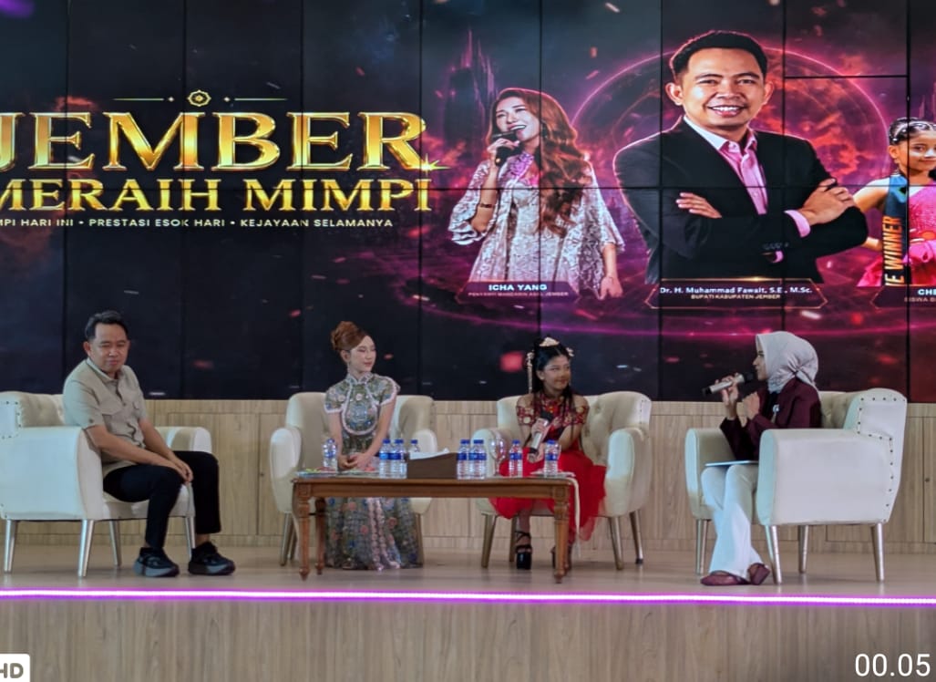 Hadirkan Artis Icha Yang dan Chelsea, Bupati Fawait Pesan Jangan Pernah Berhenti Meraih Mimpi