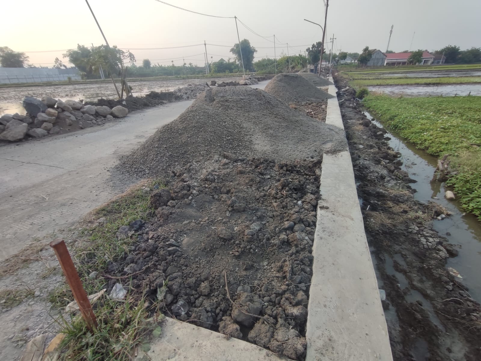 Warga Soroti Proyek TPJ di Peterongan Jombang, Material Urug Diduga dari Tanah Galian
