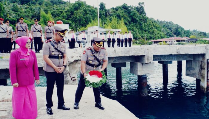 Sambut HUT Bhayangkara, Polres Nisel Gelar Upacara dan Tabur Bunga