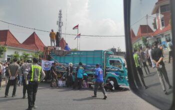 Puluhan Sopir Truk Unjuk Rasa di Jombang, Soroti Dugaan Pungli Oknum Polisi dan Fasilitas Rest Area