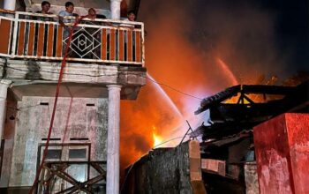 Diduga Berasal dari Tungku Kayu, Rumah Lansia di Tajinan Ludes Terbakar