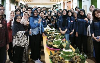 Lewat Budidaya Lele Bioflok, Mahasiswa S-1 Akuakultur Unesa Olah Hasil Panen untuk Promosikan Diversifikasi Pangan