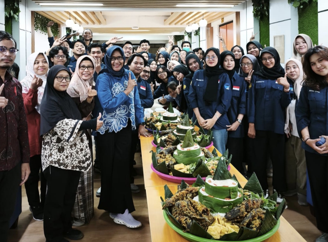 Lewat Budidaya Lele Bioflok, Mahasiswa S-1 Akuakultur Unesa Olah Hasil Panen untuk Promosikan Diversifikasi Pangan