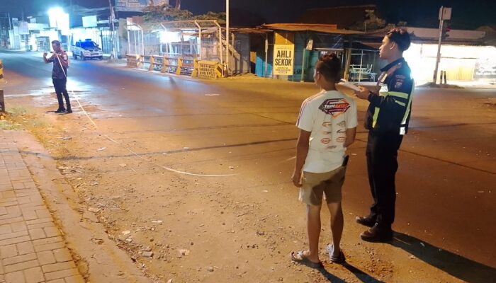 Motor Bonceng Tiga Tabrakan dengan Truk di Ploso Jombang, 1 Pelajar Tewas