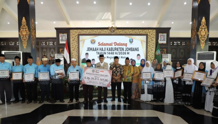 Menteri Haji RI Sambut Jemaah Haji Jombang, 17 Penerima Bantuan Dapat Rp 20 Juta