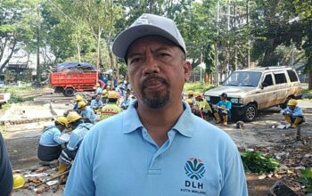 RTH Buring Kembali Hijau, DLH Kota Malang Bersama Satpol PP Tertibkan Bangunan di Kawasan Hijau