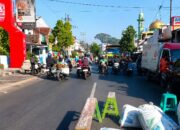 Diduga Berbelok Tanpa Memastikan Kondisi Aman, Pengendara Viar Tabrak Honda Supra di Pakis