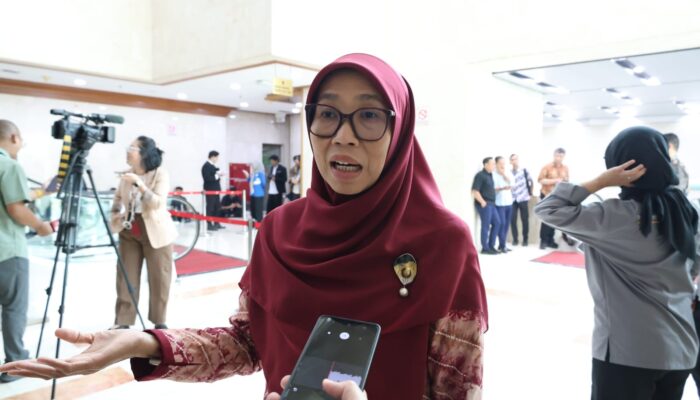 PHK Mengancam Sektor Padat Karya, DPR Tagih Jaring Pengaman bagi Pekerja