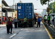 Truk Kontainer Gilas Antrean Motor di Pandaan, Empat Korban Tak Tertolong