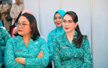 Hadiri Pembukaan HKG PKK ke-54, Arumi Bachsin Dorong Gerakan Minum Tablet MMS