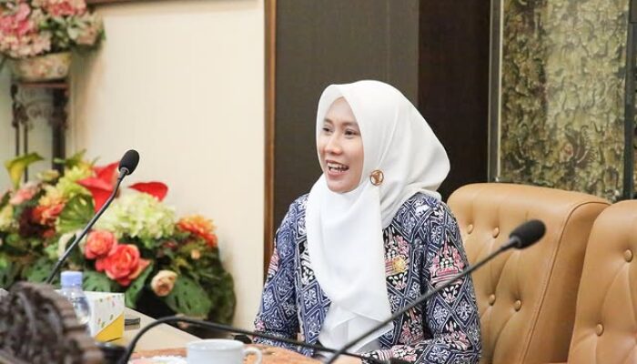 Wakil Ketua DPRD Provinsi Jatim Desak Pemerintah Tetapkan Standar Upah Bagi Perawat