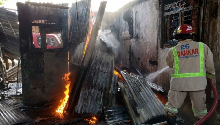 Kompor Gas Bocor Picu Kebakaran Hebat di Lawang, Bengkel dan Warung Kopi Ludes Dilalap Api