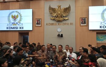 DPR Pertanyakan Klaim Stok BBM Aman: Kalau Pasokan Cukup, Mengapa SPBU Dipenuhi Antrean?