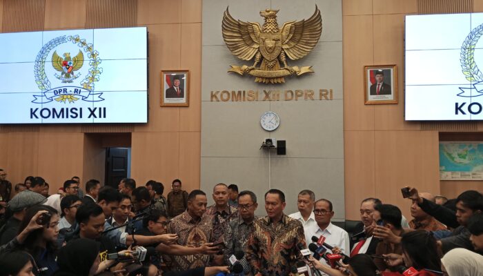 DPR Pertanyakan Klaim Stok BBM Aman: Kalau Pasokan Cukup, Mengapa SPBU Dipenuhi Antrean?