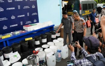 Polresta Malang Kota Bongkar Pabrik Kosmetik Ilegal, Sita 1,4 Ton Bahan Baku dan Ungkap Omzet Ratusan Juta Rupiah