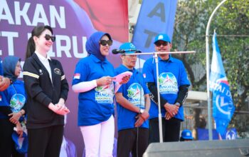 Hadiri HUT ke-25 Partai Demokrat, Wabup Sidoarjo, Mimik Idayana Ajak Masyarakat Gencarkan Gerakan Tanam Pohon