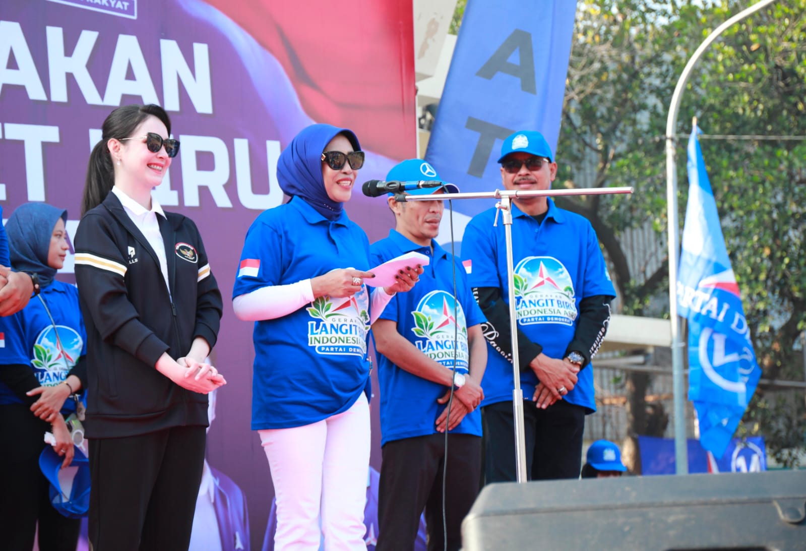 Hadiri HUT ke-25 Partai Demokrat, Wabup Sidoarjo, Mimik Idayana Ajak Masyarakat Gencarkan Gerakan Tanam Pohon