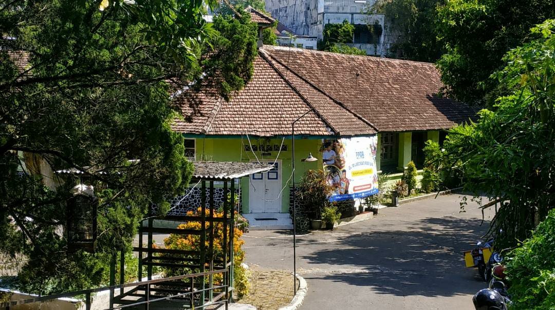 Tak Banyak yang Tahu, Sekolah Aktif Tertua di Kota Malang Berdiri di Samping Pasar Burung Splendid