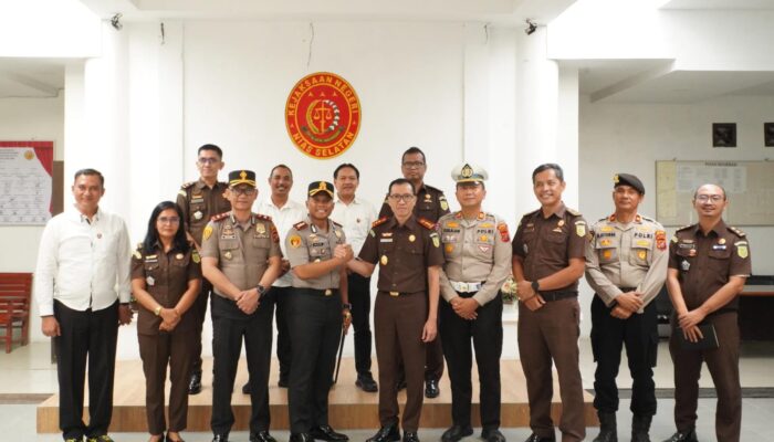 Perkuat Sinergi dan Solidaritas, Kapolres Nisel Jalin Silaturahmi Ke Kejaksaan