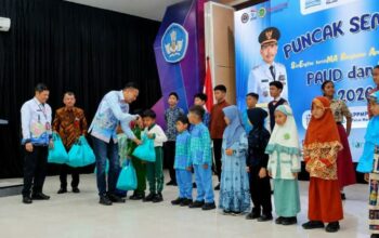 Disdikbud Kota Malang Pastikan Bantuan Seragam Tepat Sasaran, Pendataan Desil 1–4 Jadi Dasar Penyaluran