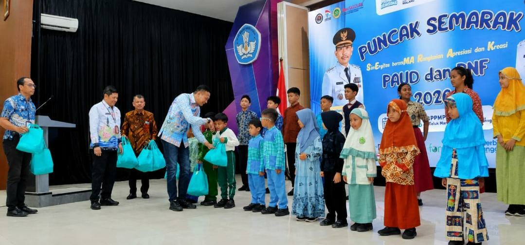 Disdikbud Kota Malang Pastikan Bantuan Seragam Tepat Sasaran, Pendataan Desil 1–4 Jadi Dasar Penyaluran