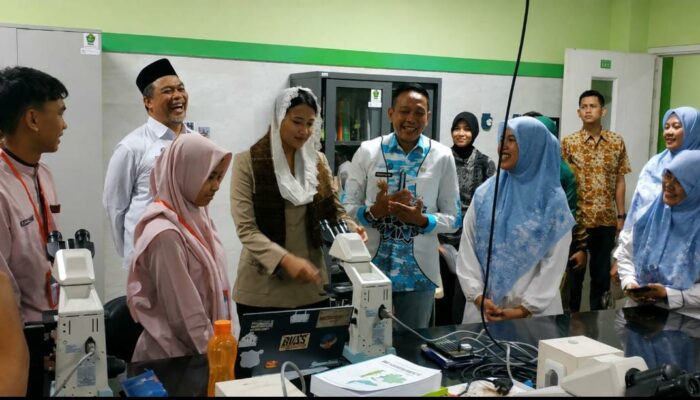 Wamendag Tinjau Program Sekolah Garuda di MAN 2 Kota Malang, SDM Unggul Jadi Fondasi Indonesia Emas 2045