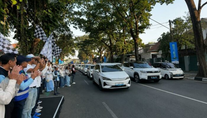 Kota Malang Tancap Gas Menuju Energi Bersih, Wali Kota Lepas Parade Kendaraan Listrik