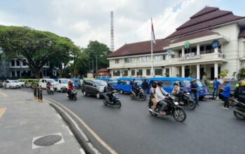 Ratusan Sopir Angkot Malang Bertolak ke Surabaya, Desak Pemprov Hentikan Operasional Trans Jatim Koridor II