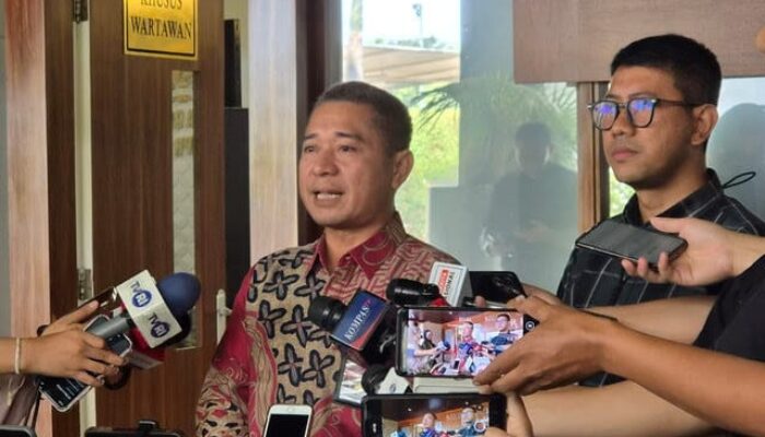 KWP Ultimatum Deddy Sitorus Minta Maaf, Polemik Ucapan “Kayak Sirkus” Berujung Ancaman Laporan ke MKD