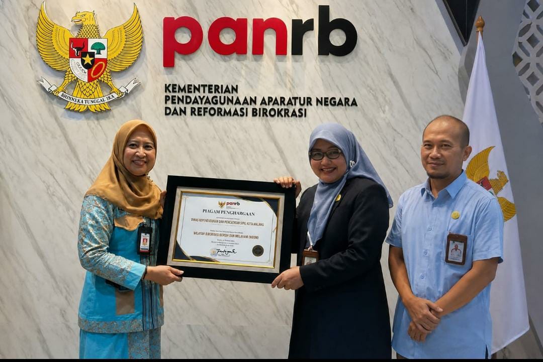 Disdukcapil Kota Malang Pecahkan Standar Pelayanan, KemenPANRB Anugerahkan Predikat Menuju WBBM