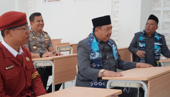 Gedung Permanen Sekolah Rakyat Jombang Resmi Digunakan, MPLS Dibuka Bupati Warsubi
