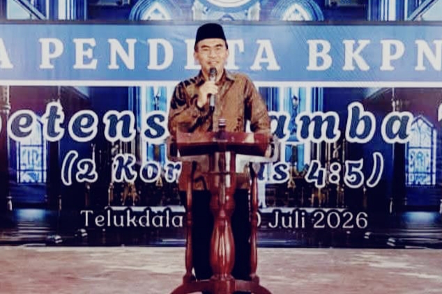 Kepala Kemenag Nisel Tekankan Kualitas Pelayanan saat Hadiri Raker Pendeta BKPN