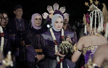 Tuai Pujian Utusan Khusus Presiden, Ini Fakta Unik Tentang Busana DNC Mbak Wali