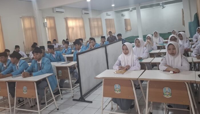 Pelatihan Jurnalistik di Jombang, IJTI Goes to School Cetak Generasi Melek Media Digital