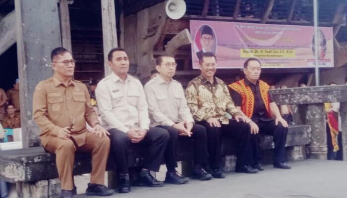 Menteri Kebudayaan Fadlin Zon Resmikan Pagelaran Budaya Bawomataluo Exspo IV