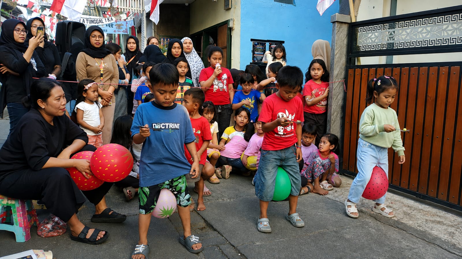 Balon Tak Boleh Lepas, Kelereng Tak Boleh Jatuh! Lomba Unik HUT Ke-81 RI di Bunulrejo Bikin Tawa Warga Pecah