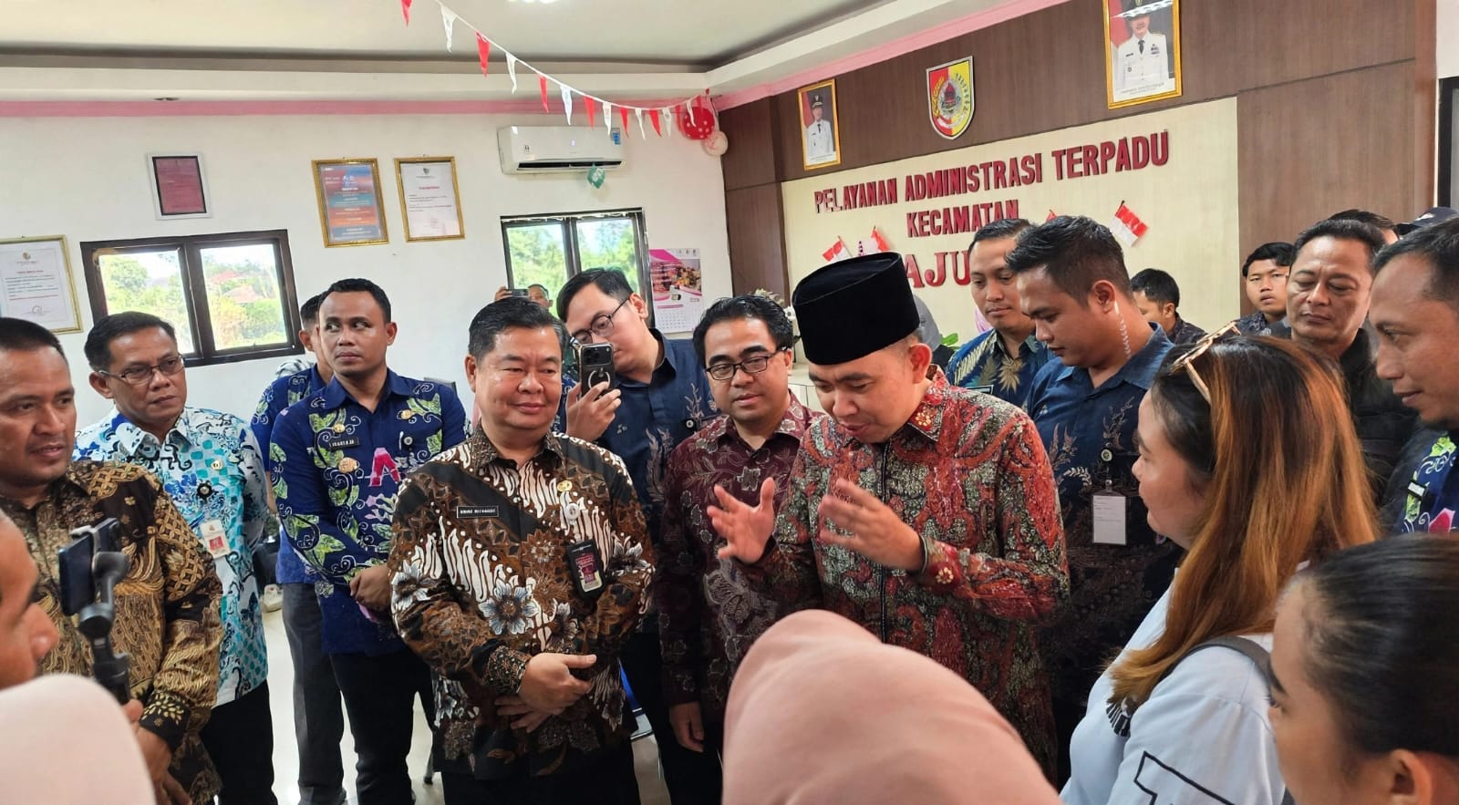 Bupati Fawait Sinergikan Layanan Home Care dengan Layanan Adminduk