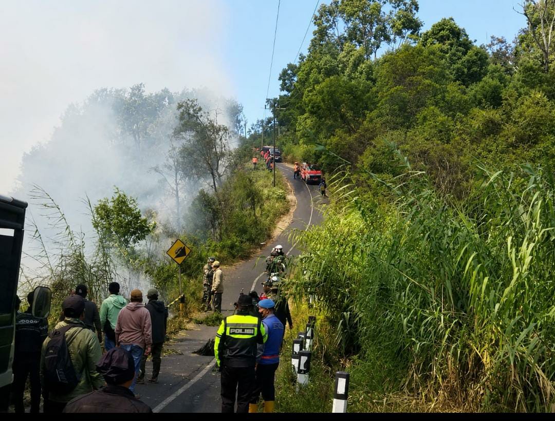 Karhutla TNBTS Belum Terkendali, Jatim Andalkan Water Bombing BNPB Mulai Besok