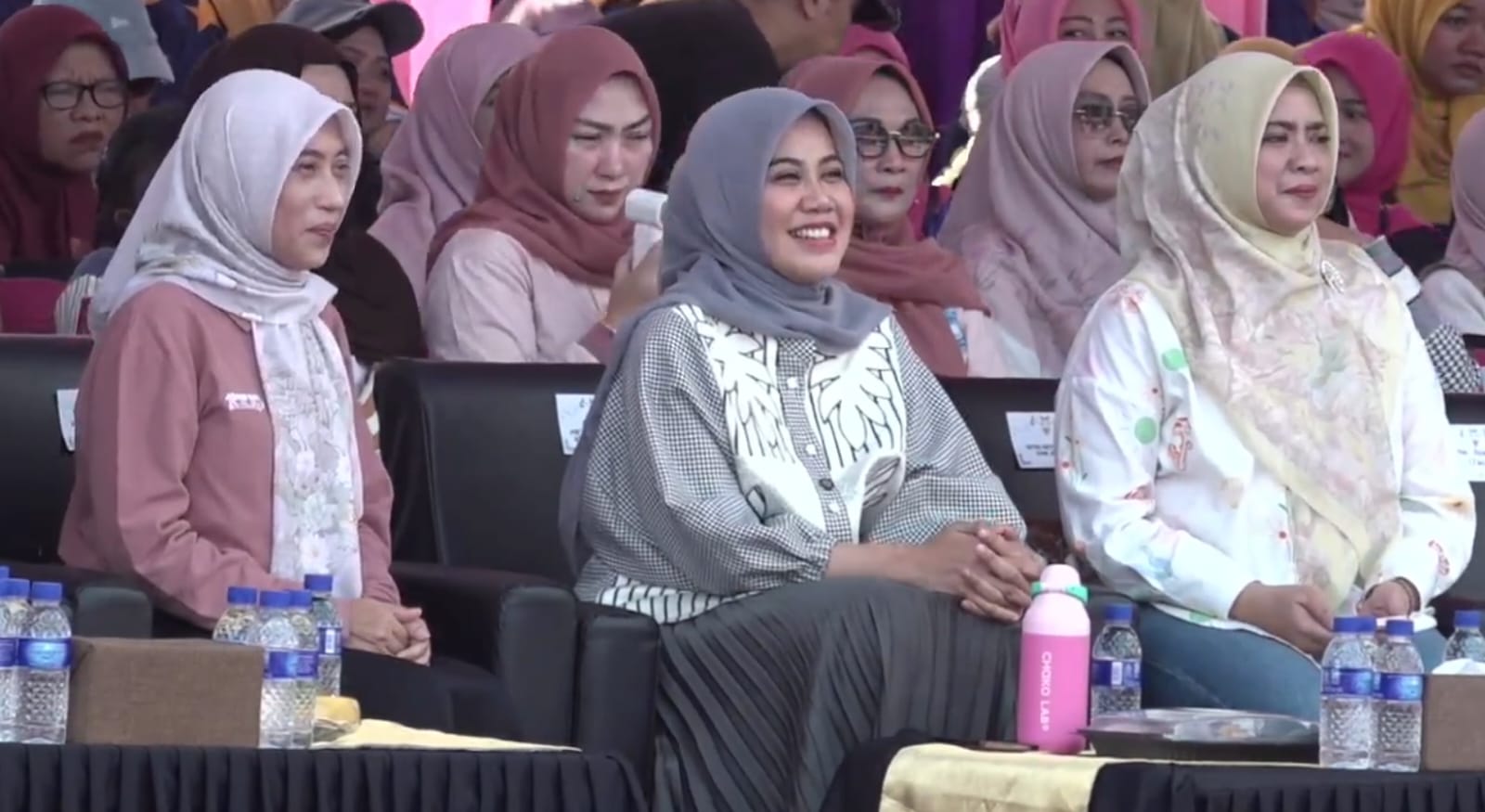 Diikuti Peserta Thailand, Ning Ghyta Buka Street Parade Yunior, Bupati Fawait Buka Grand IJMC