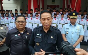 Wahyu Hidayat Kukuhkan Paskibraka Kota Malang, Tekankan Nasionalisme Tak Berhenti di Tiang Bendera